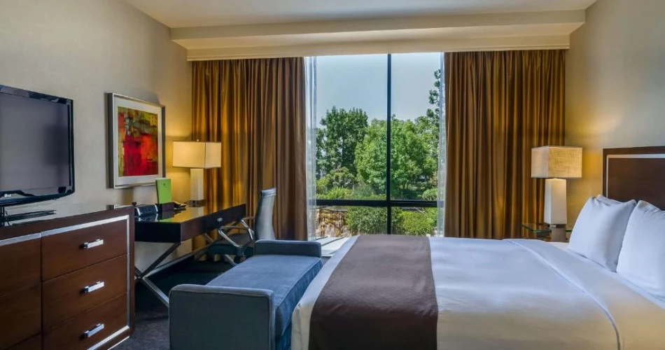 The Ultimate Guide to Hotels Near Dodger Stadium With Free Parking